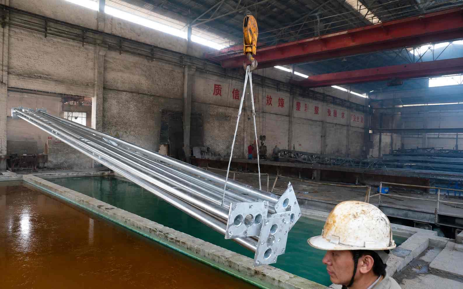 Hot-dip galvanized street light pole workshop with advanced galvanizing facility